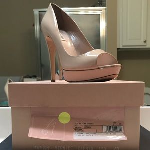 NIB Authentic Miu Miu Nude Patent Leather Pumps